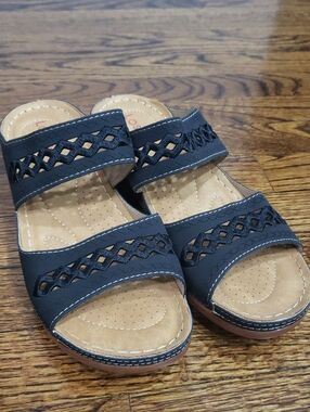 LOSTIS Handmade Stitching Hollow Comfy Sandals